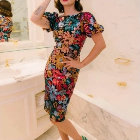 Ivy City Co Dresses & Skirts - IVY CITY CO - Sequin Showstopper Floral Dress